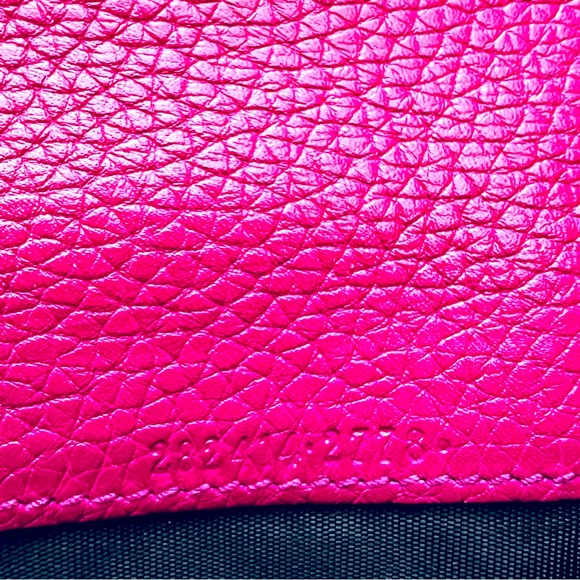 Gucci GG Logo Grain Leather Magenta/Dark Pink Long Wallet - Picture 12 of 16